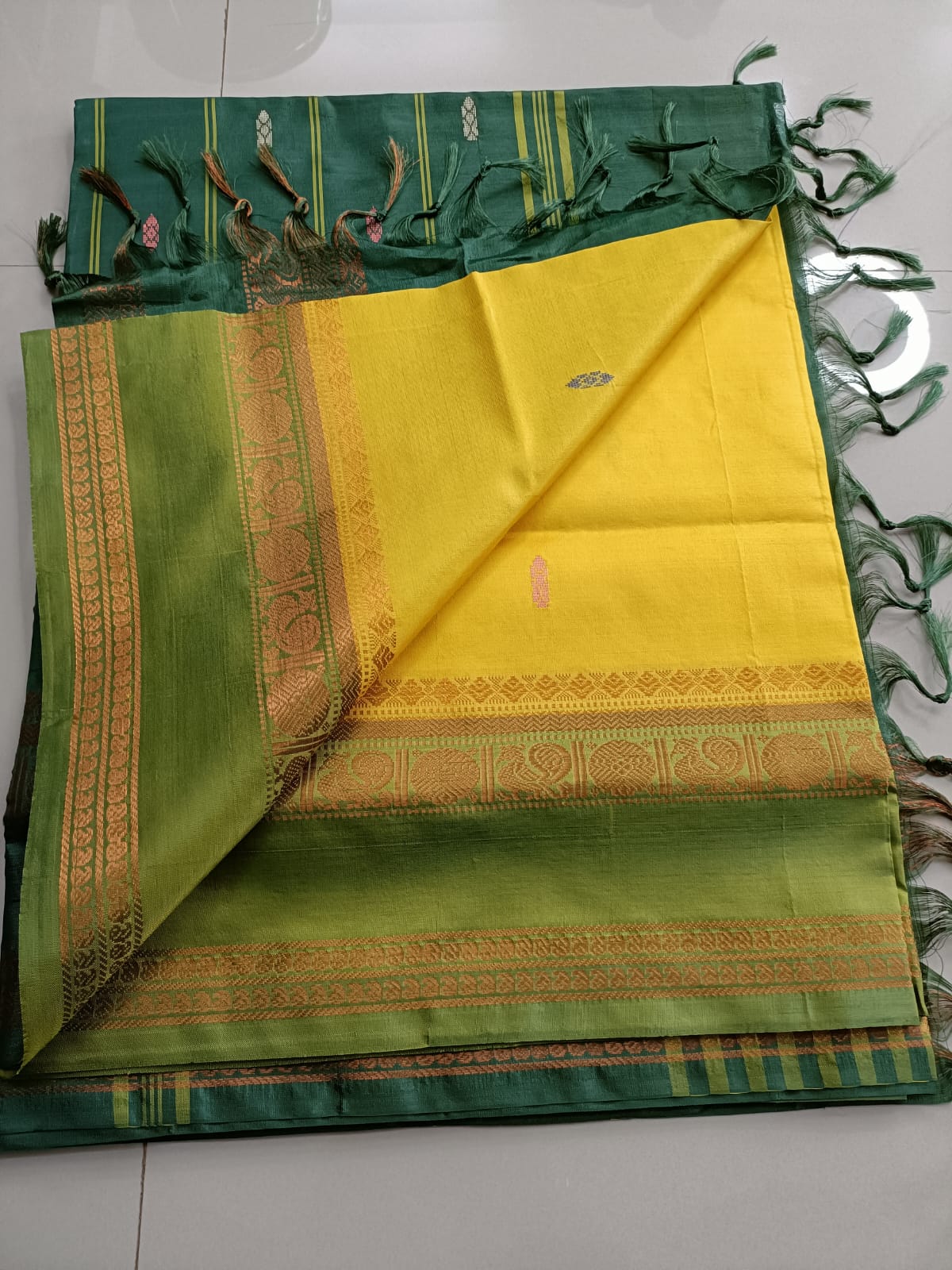 Vazhai naar pattu (வாழை நார் பட்டு) sarees